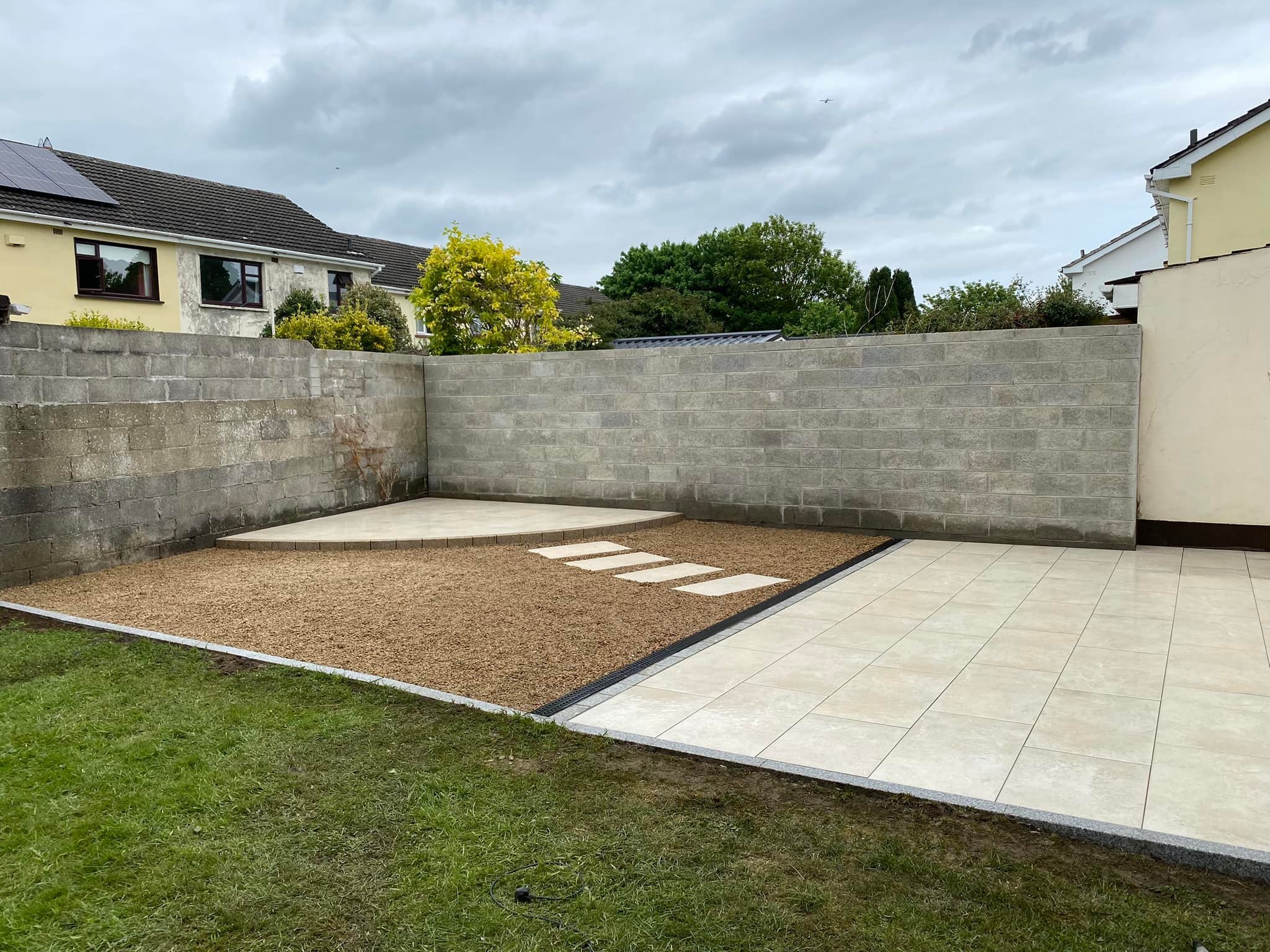<span style="font-size:15px"></span><br>20+ Years of Experience <br>Paving, Driveways & Patios 